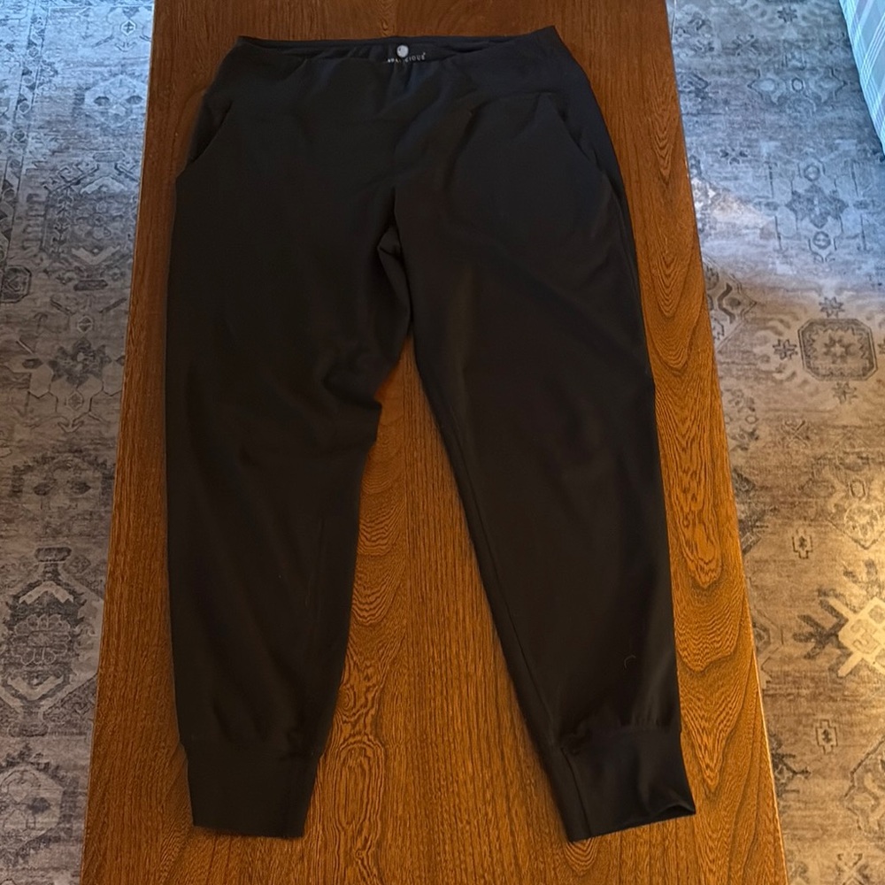 Yogalicious Black Jogger Pants w/ Pockets medium